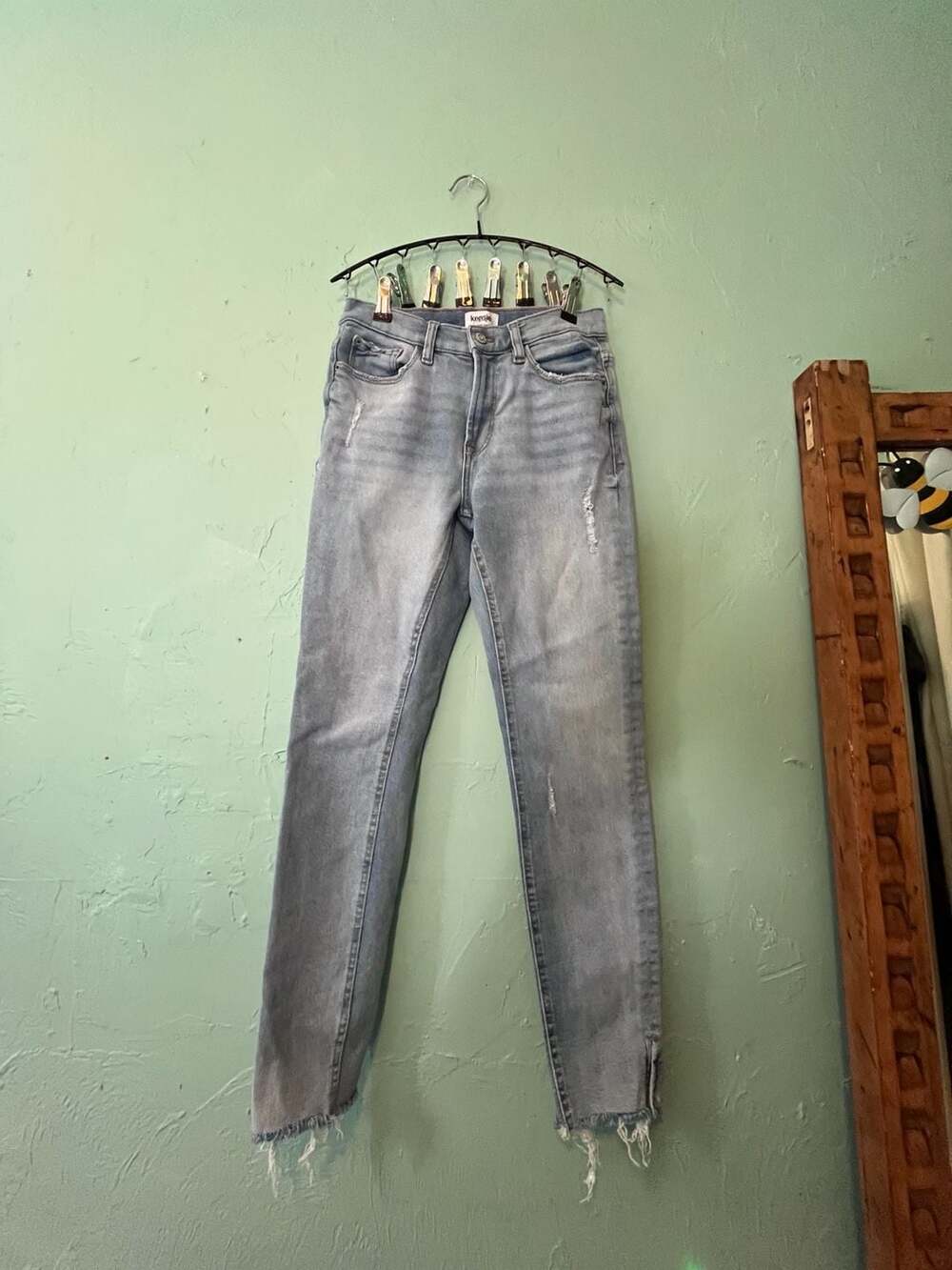 Kensie Vintage Raw Hem Skinny Jeans Size 26 Light Wash Distressed